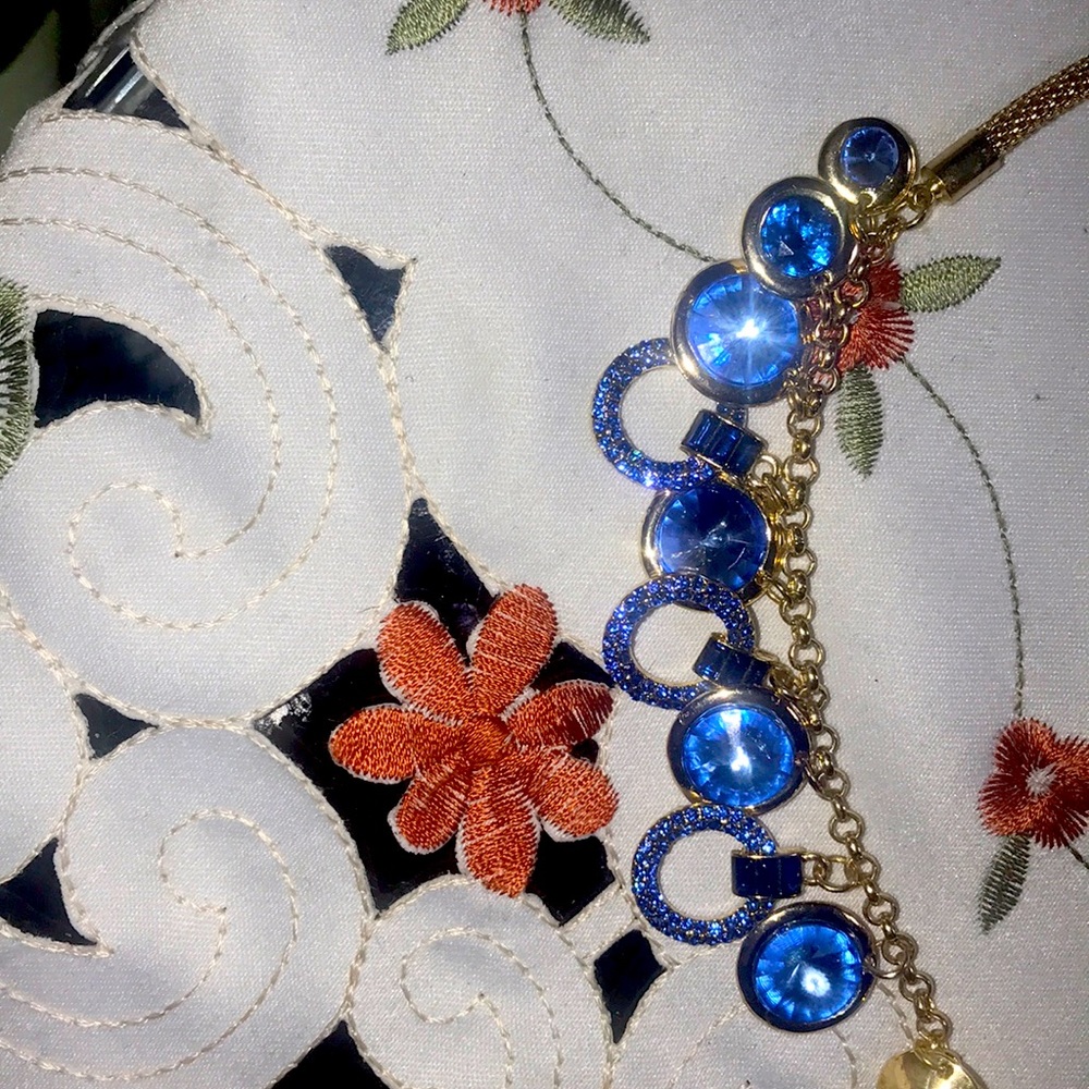 Necklace - Picture 2 of 2